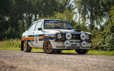 Racing into Oulton Park